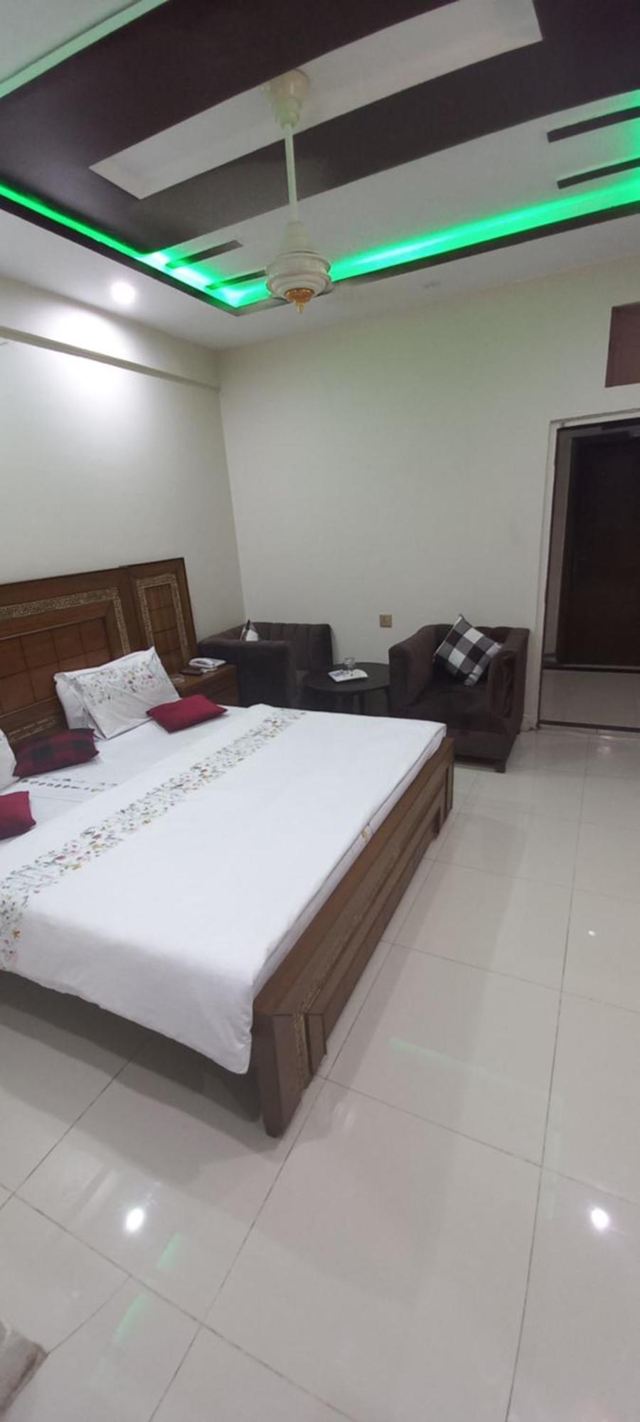 Hotel Al Markaz Исламабад Экстерьер фото