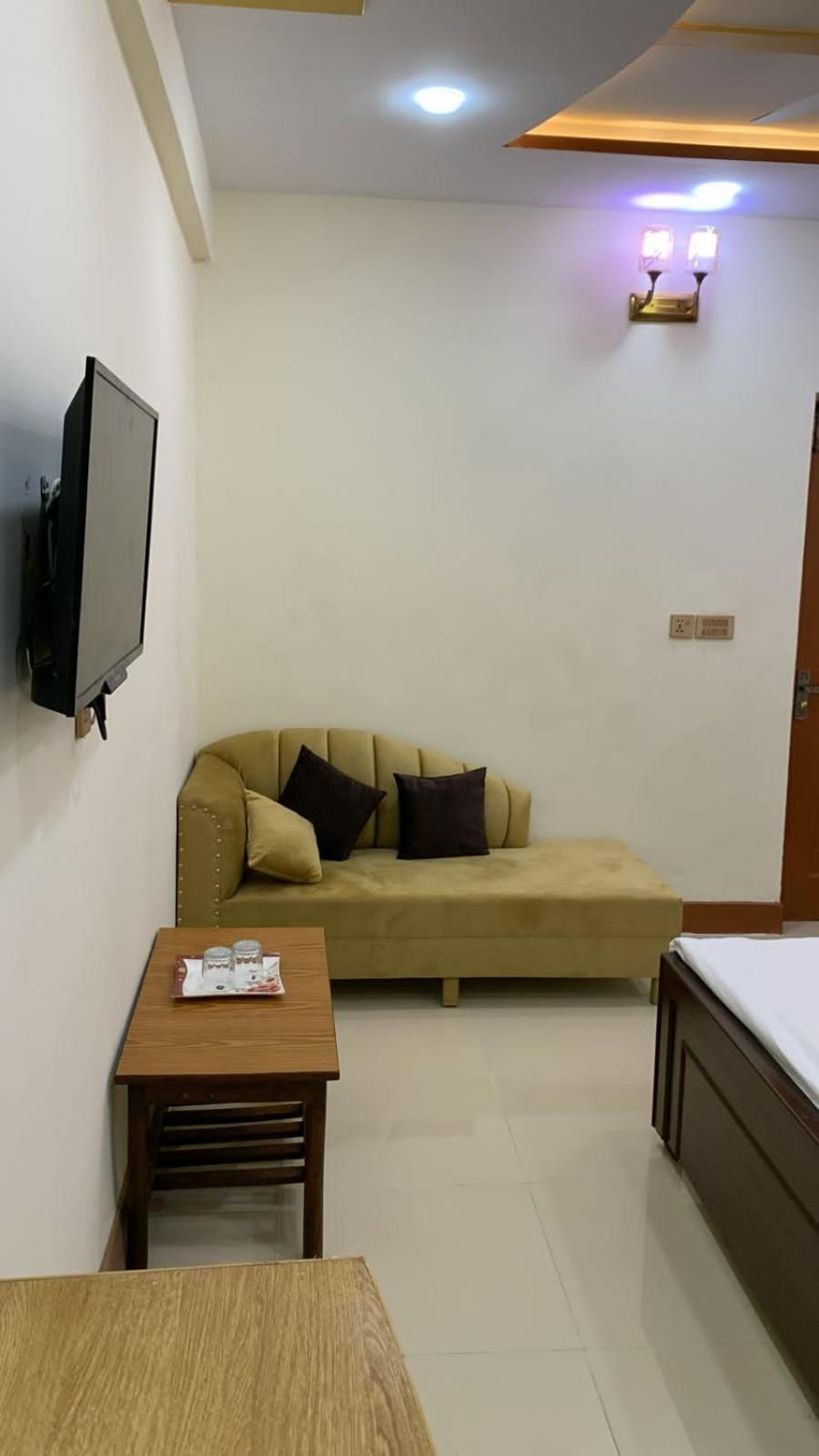 Hotel Al Markaz Исламабад Экстерьер фото